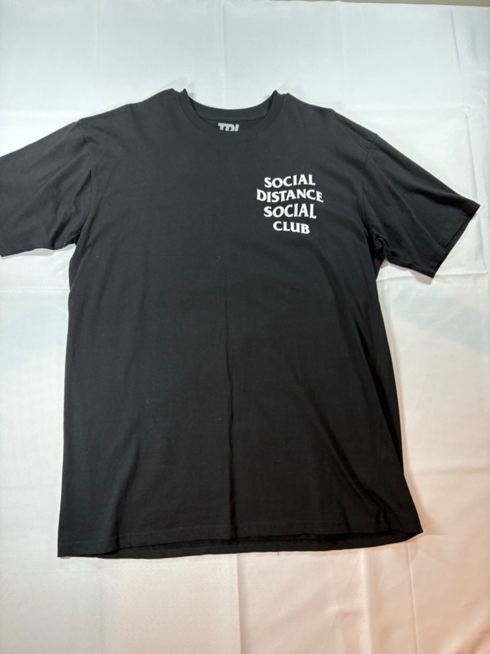 Black “Social Distance Social Club” Graphic Tee XL Minimal